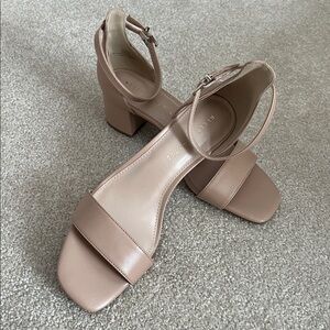 Kelly & Katie Women's Nemira Evening Sandal in Taupe Beige Size 9 Medium NEW